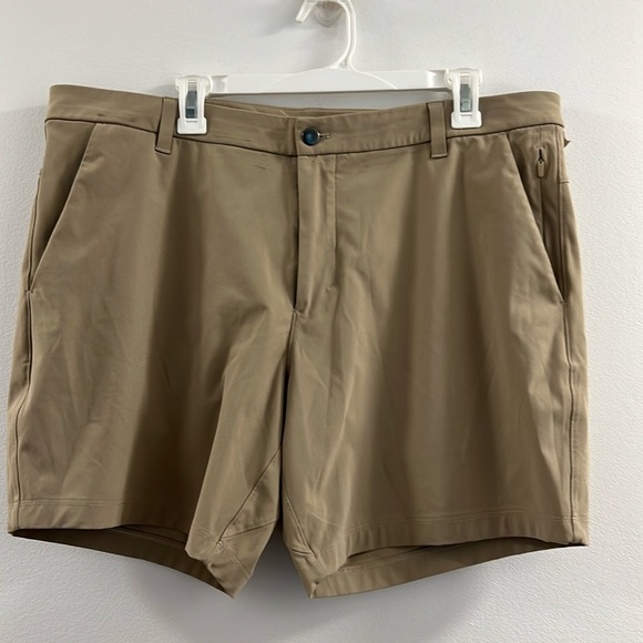 33. Lululemon Commission Classic-Fit Short 7” Warpstreme Khaki Outdoor - Picture 2 of 16